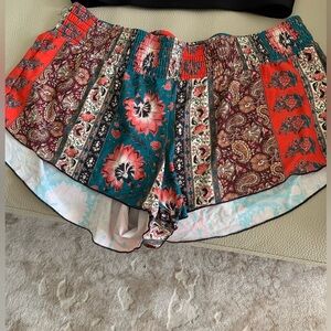 BillaBong Shorts women’s Small Swim + sun protection